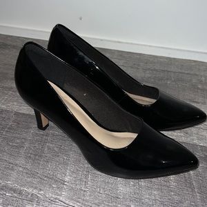 Clarks Women’s Illeana Tulip Pump.